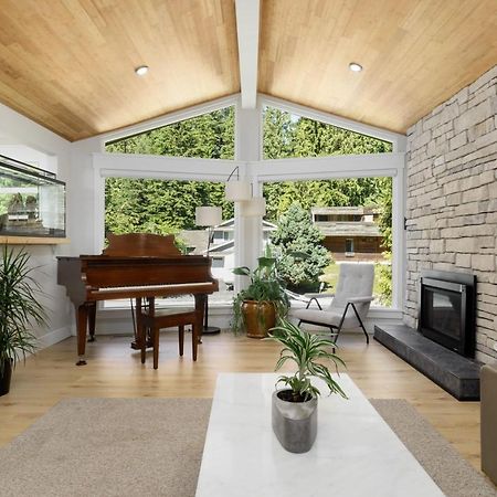 Beautiful Villa With Heated Pool Hot Tub By Forestノースバンクーバー エクステリア 写真