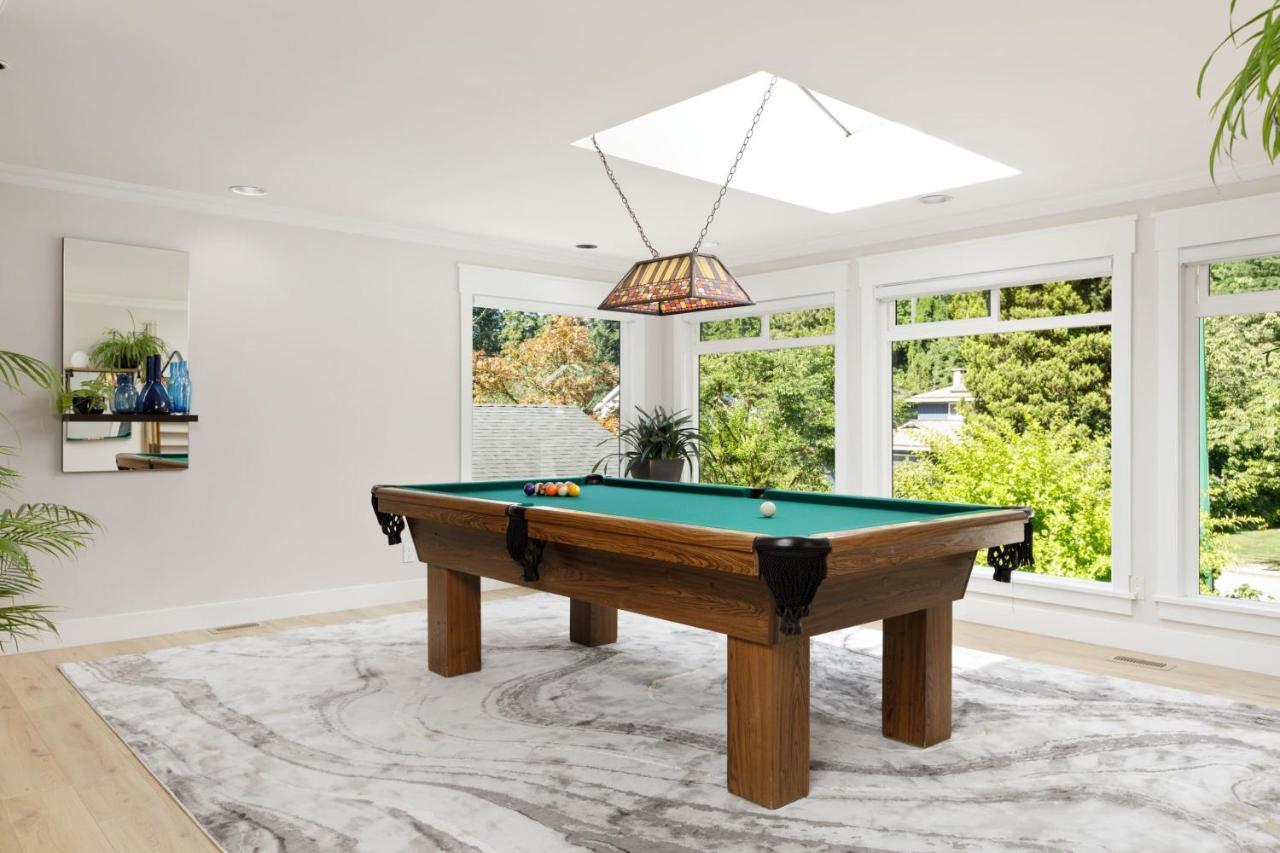 Beautiful Villa With Heated Pool Hot Tub By Forestノースバンクーバー エクステリア 写真