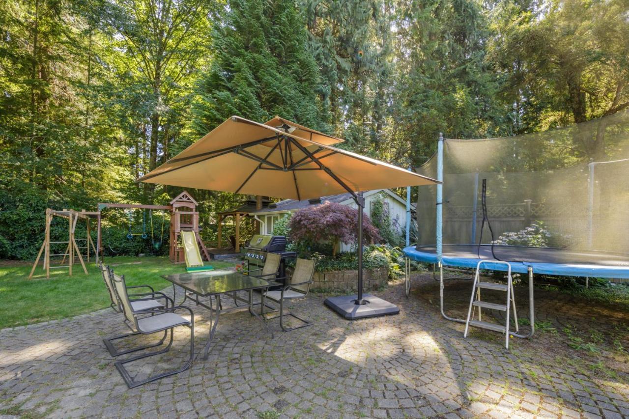 Beautiful Villa With Heated Pool Hot Tub By Forestノースバンクーバー エクステリア 写真