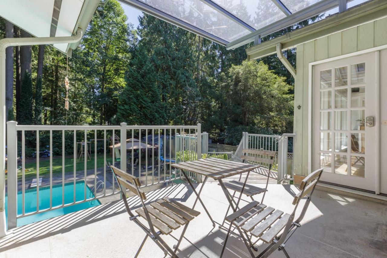 Beautiful Villa With Heated Pool Hot Tub By Forestノースバンクーバー エクステリア 写真