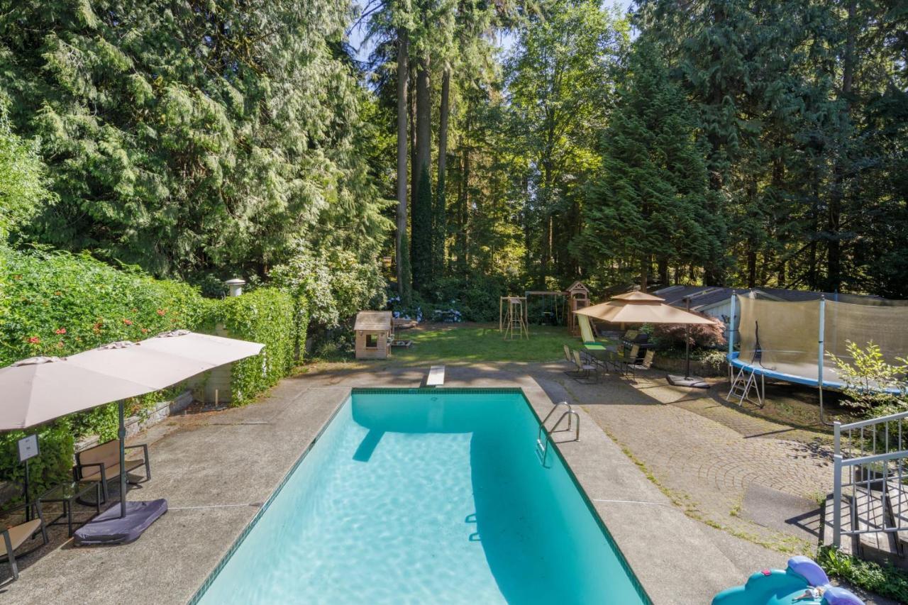 Beautiful Villa With Heated Pool Hot Tub By Forestノースバンクーバー エクステリア 写真