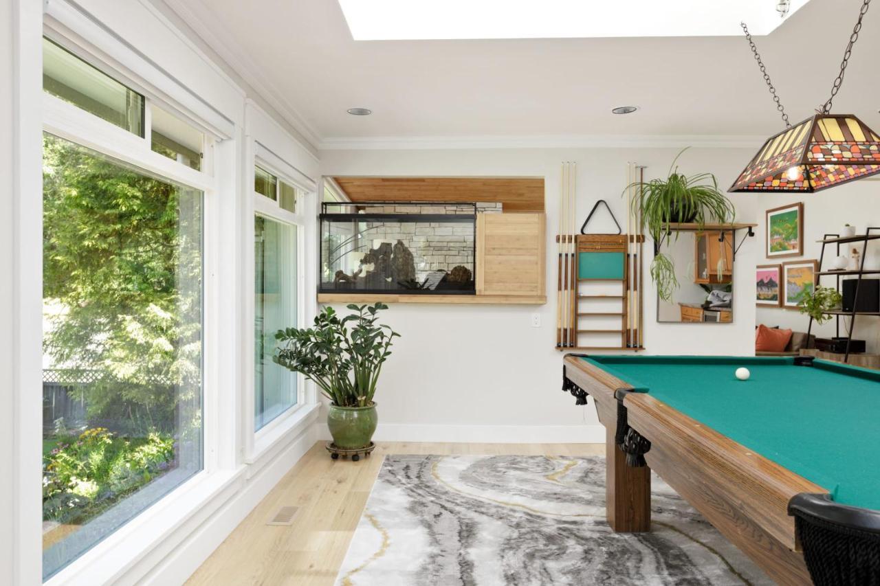Beautiful Villa With Heated Pool Hot Tub By Forestノースバンクーバー エクステリア 写真