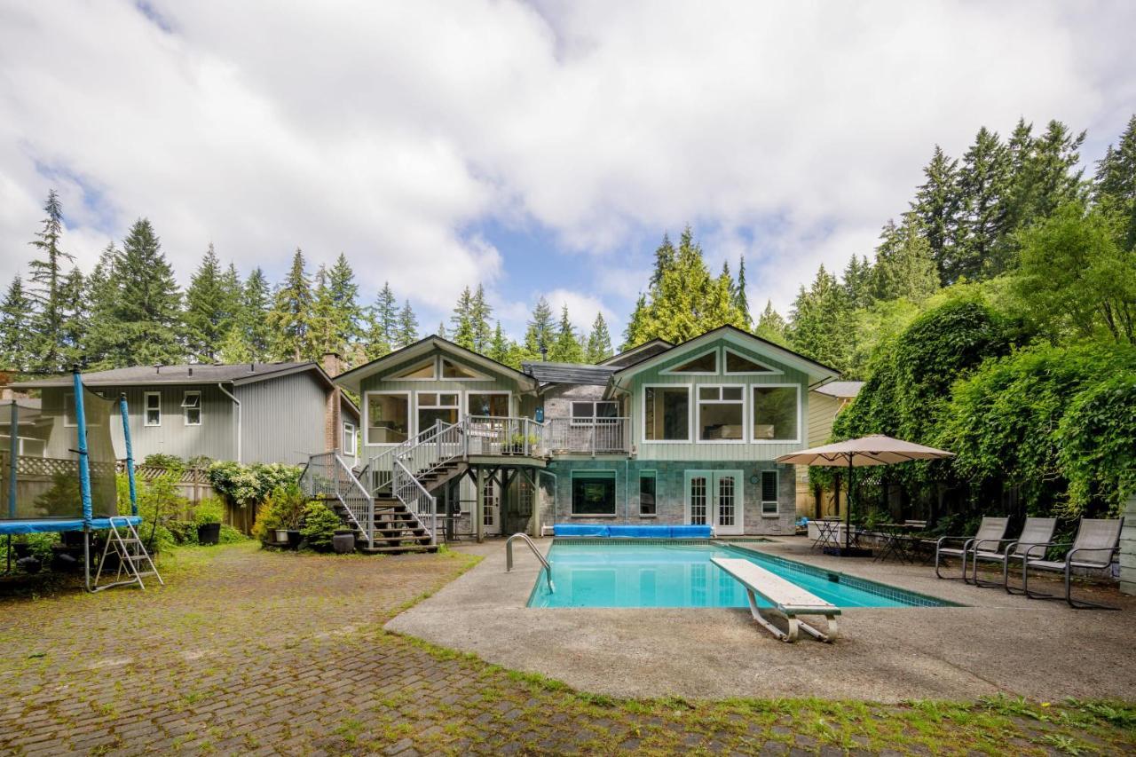 Beautiful Villa With Heated Pool Hot Tub By Forestノースバンクーバー エクステリア 写真